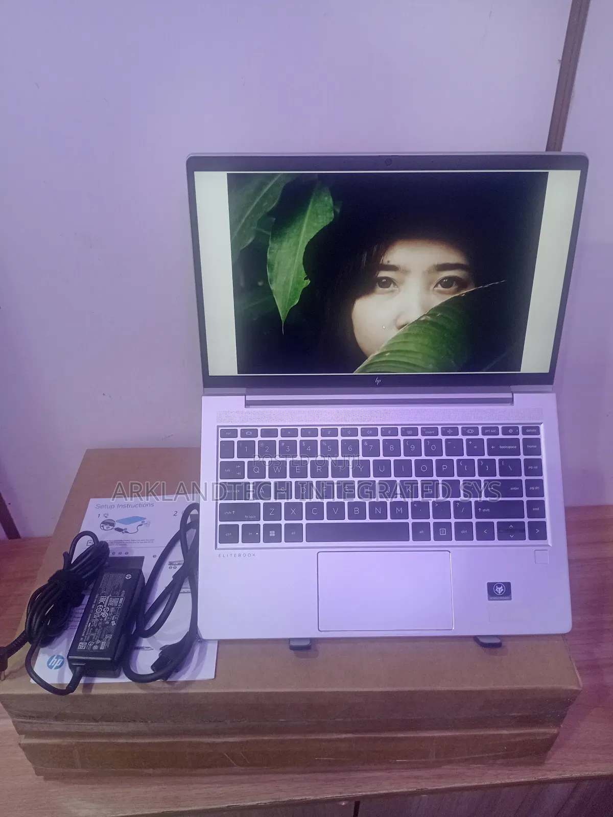 New Laptop HP 240 G8 16GB AMD Ryzen 5 SSD 512GB