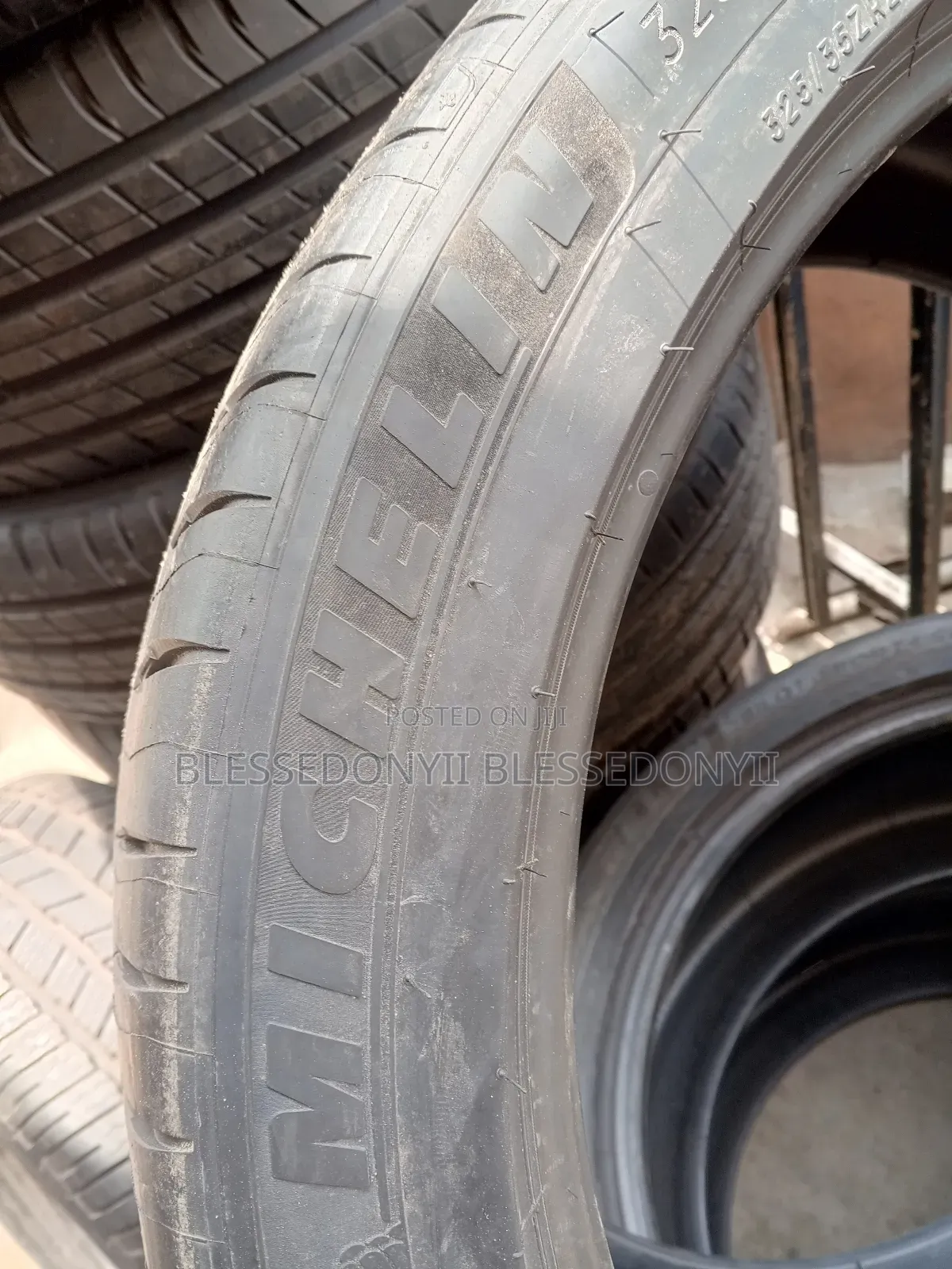 Michelin 325/35/22