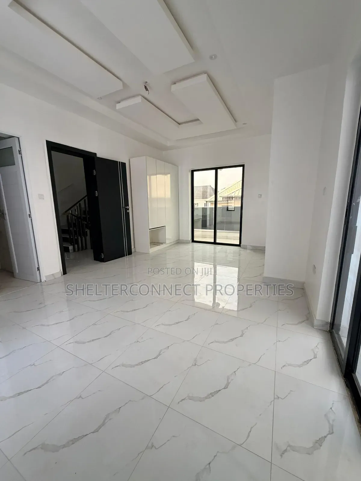 6bdrm Duplex in Kosofe / Kosofe for sale