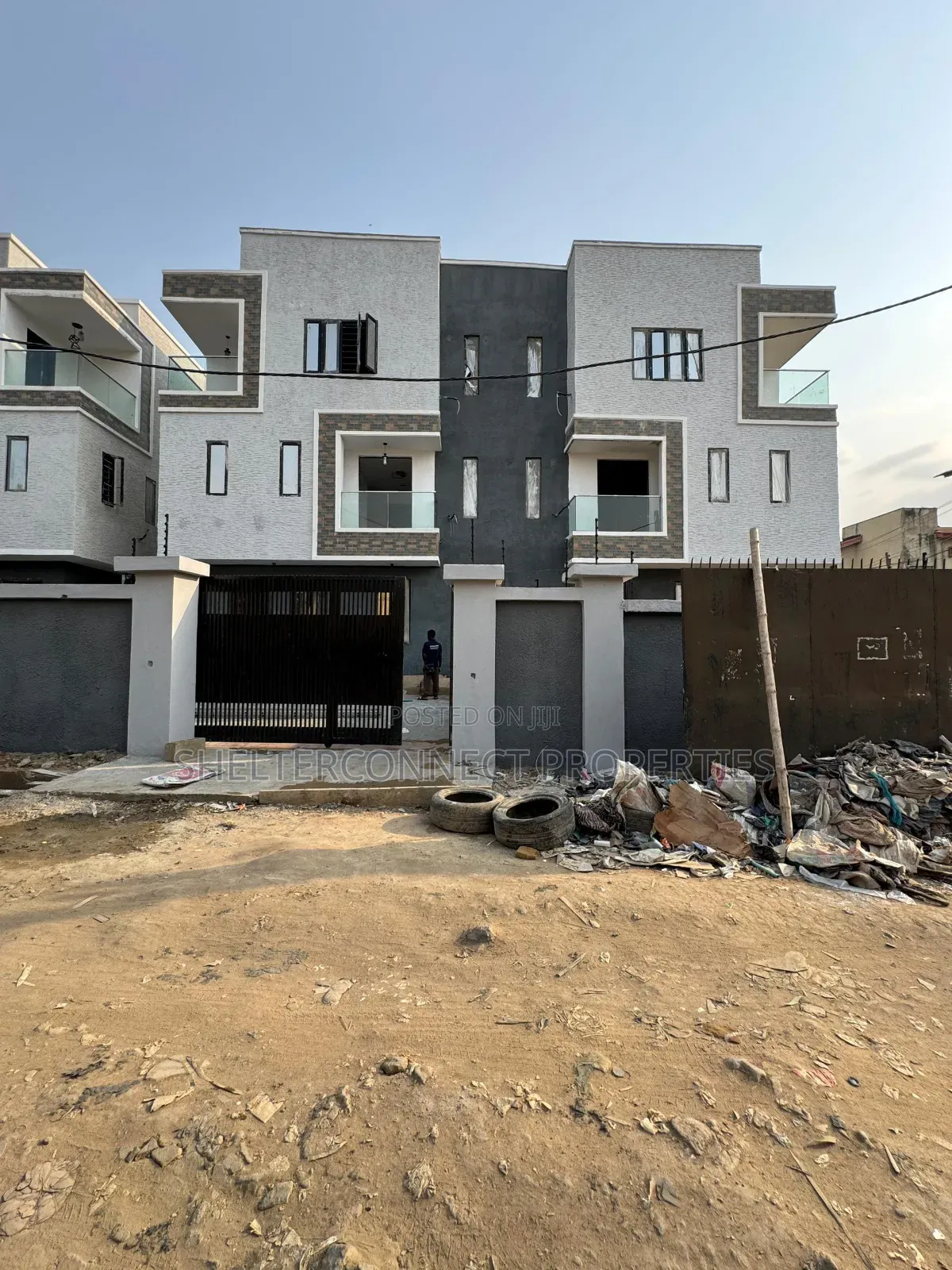 4bdrm Duplex in Berger for sale
