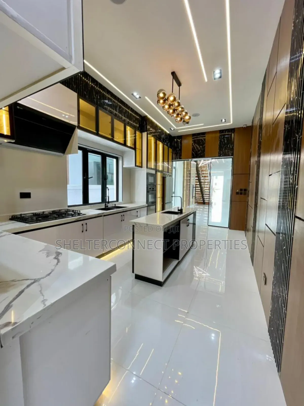 5bdrm Duplex in Ikota for sale