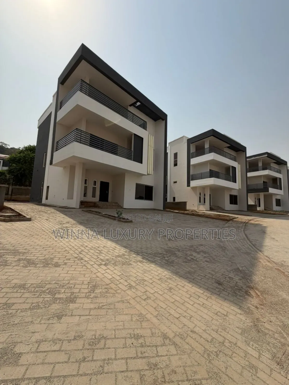 5bdrm Duplex in Kado for sale