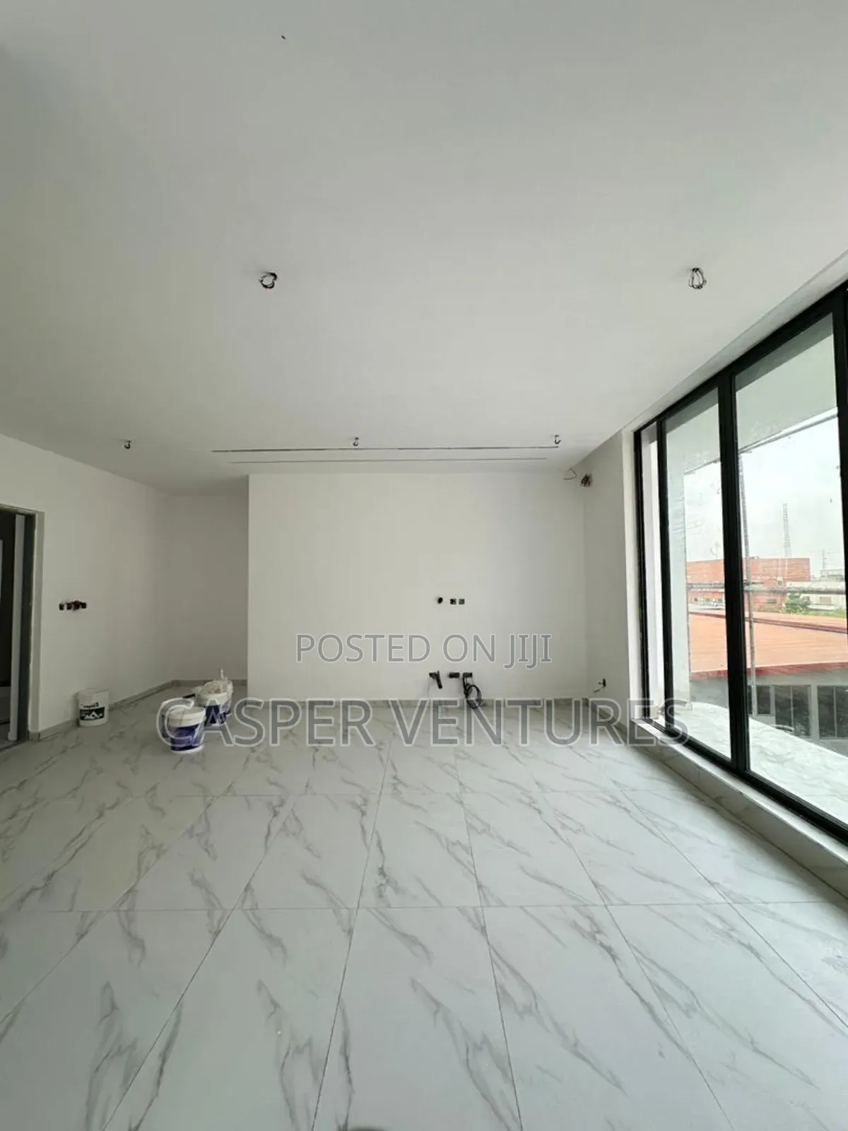 2bdrm Apartment in Off Admiralty Way, Lekki Phase 1 for sale