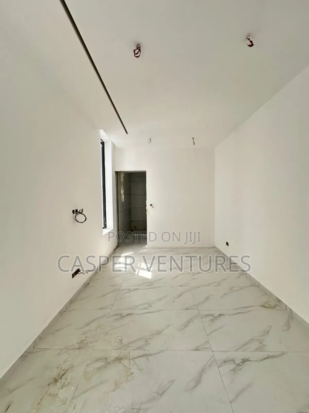 2bdrm Apartment in Off Admiralty Way, Lekki Phase 1 for sale