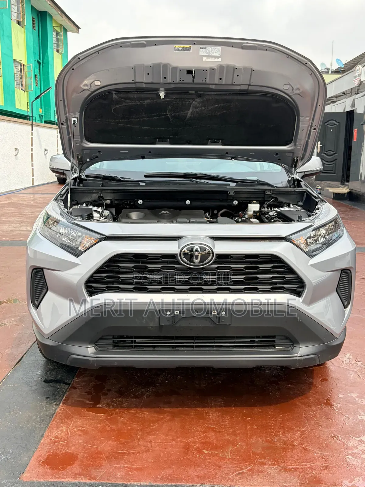 Toyota RAV4 LE AWD 2024 Silver