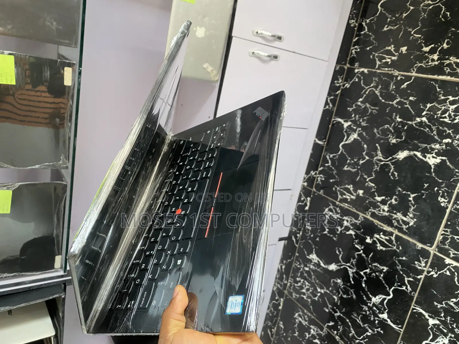 New Laptop Lenovo 8GB Intel Core i5 SSD 256GB
