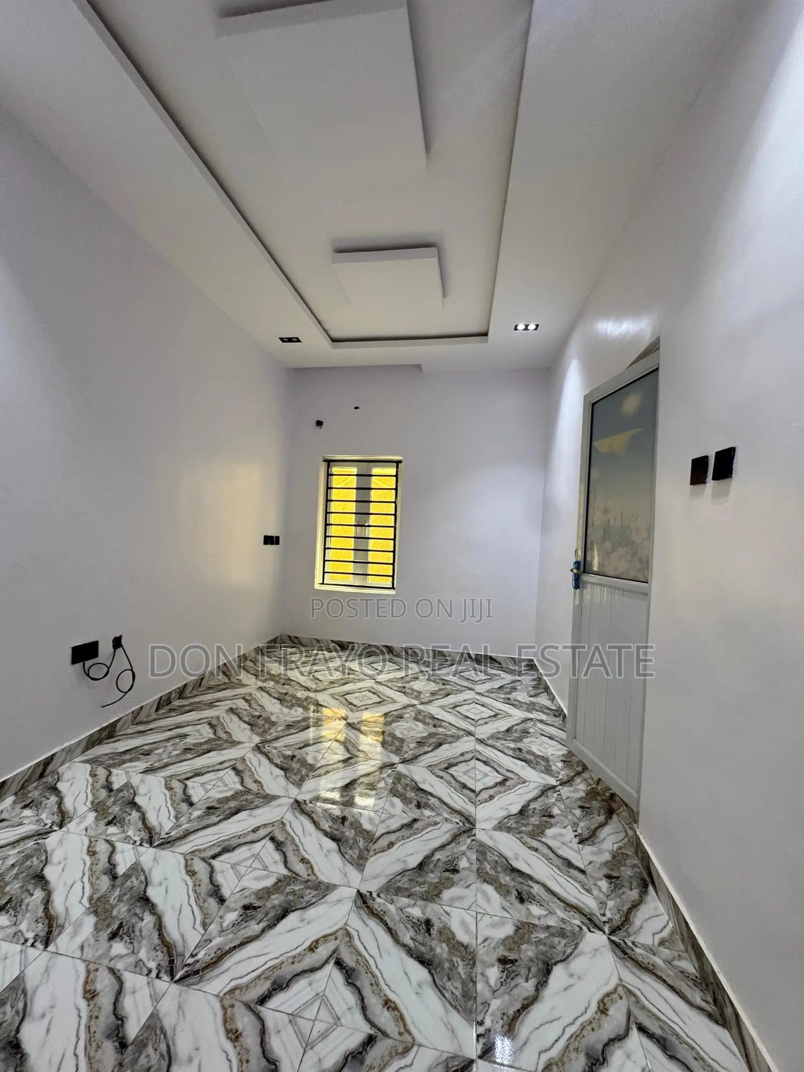3bdrm Bungalow in Near Eleyele Busstop for sale