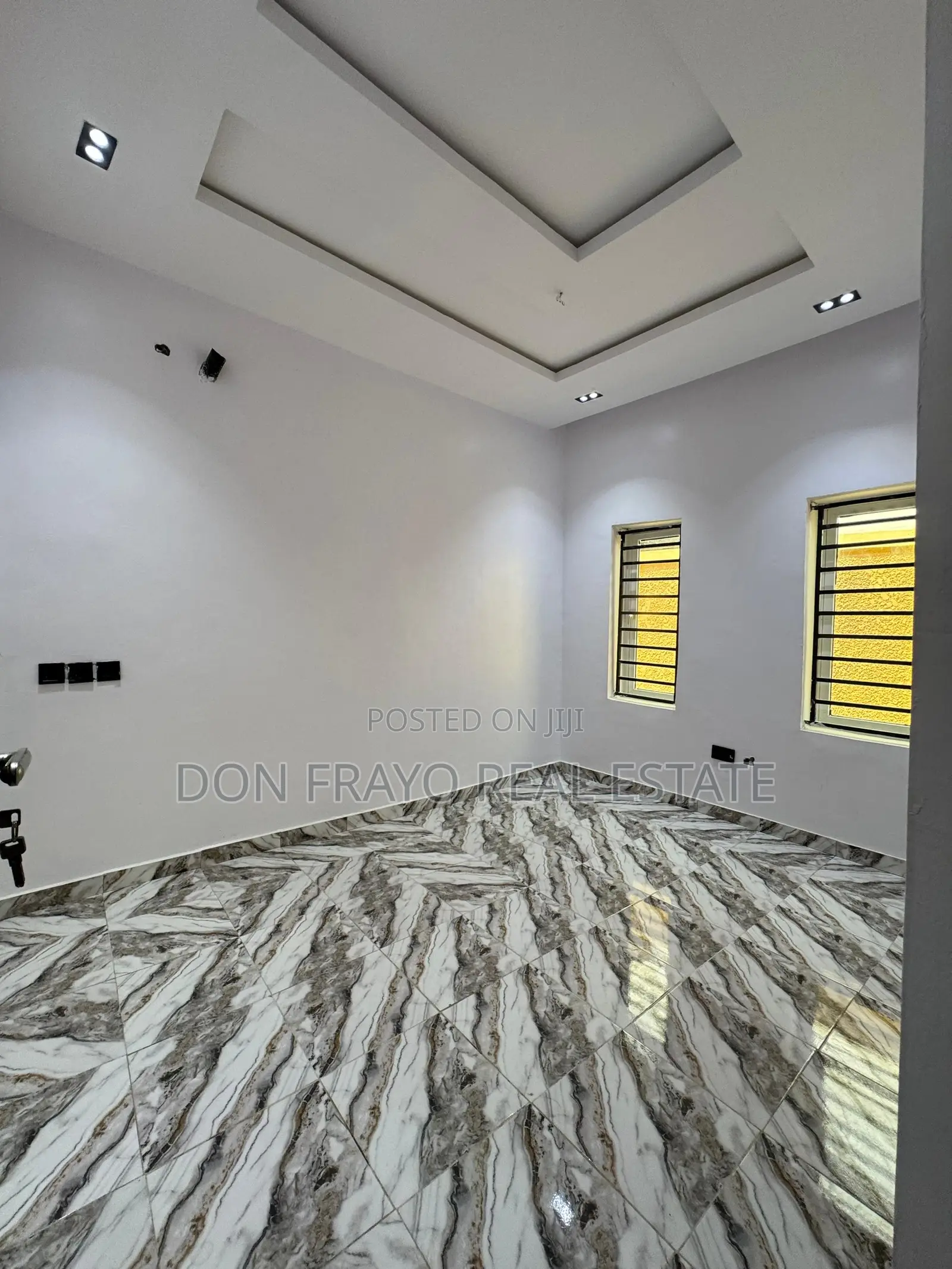 3bdrm Bungalow in Near Eleyele Busstop for sale