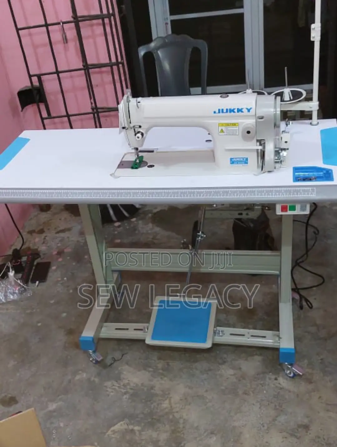 Jukky Straight Sewing Machine