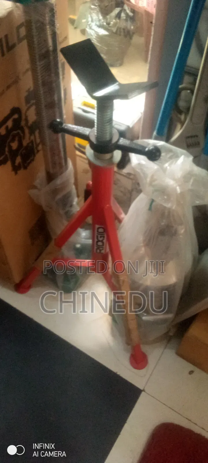 Ridgid V-head Pipe Stand