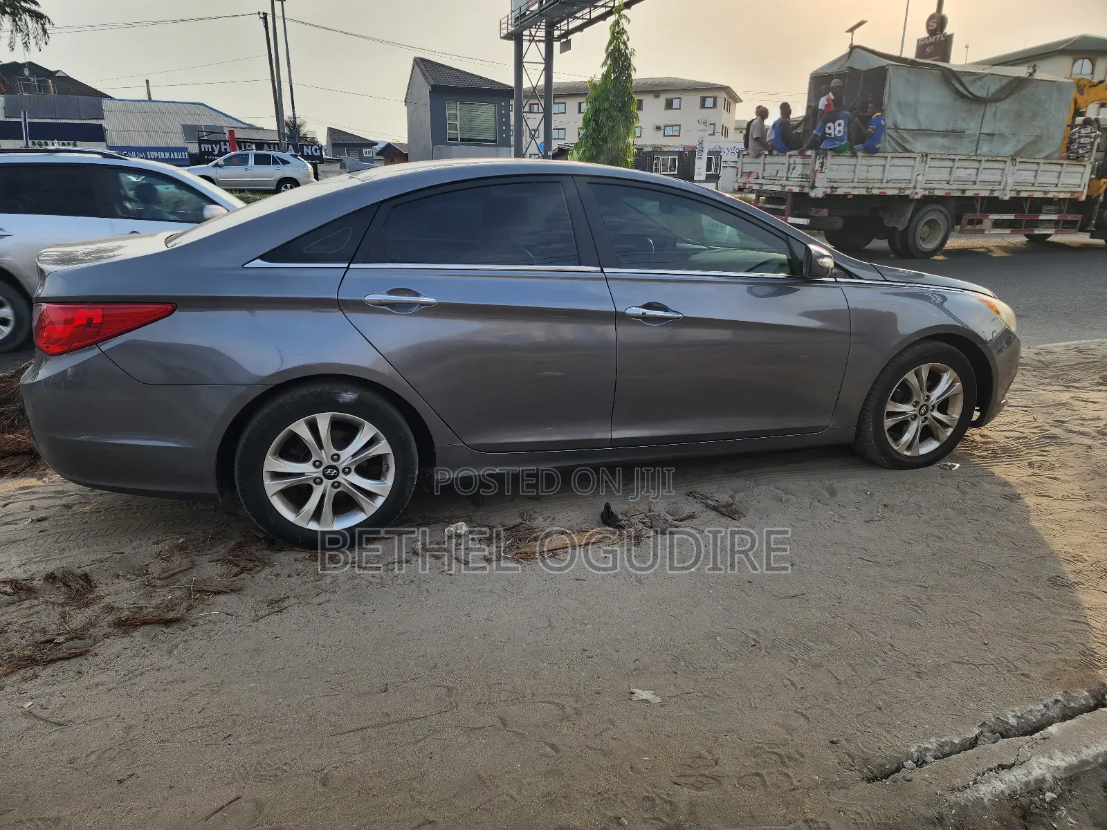 Hyundai Sonata Limited 2.0T Sedan (2.0L 4cyl 6A) 2012 Gray