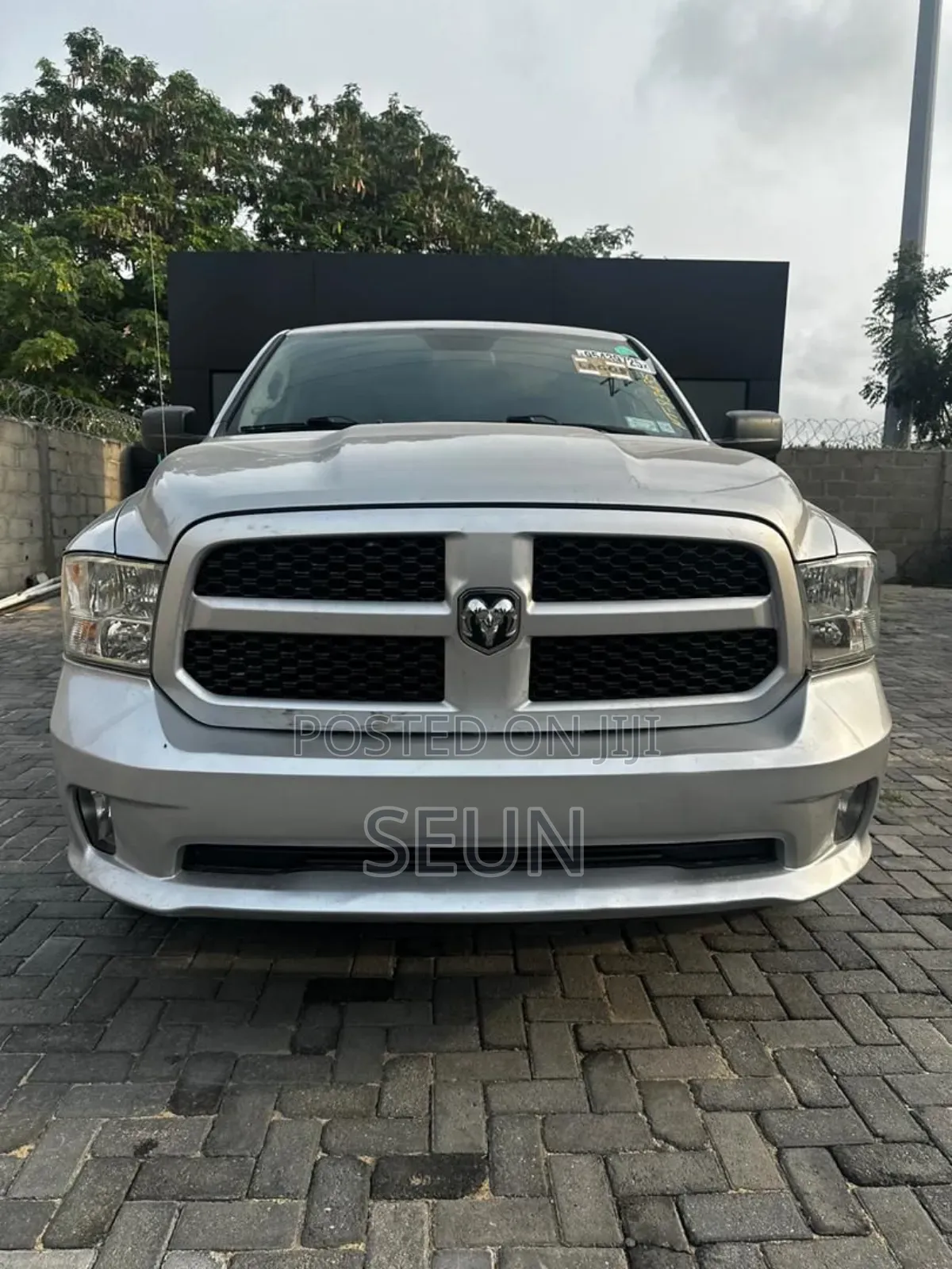 Dodge RAM 1500 5.7 Petrol AWD 2017 Silver