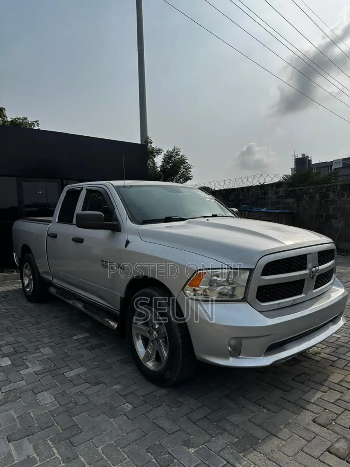 Dodge RAM 1500 5.7 Petrol AWD 2017 Silver