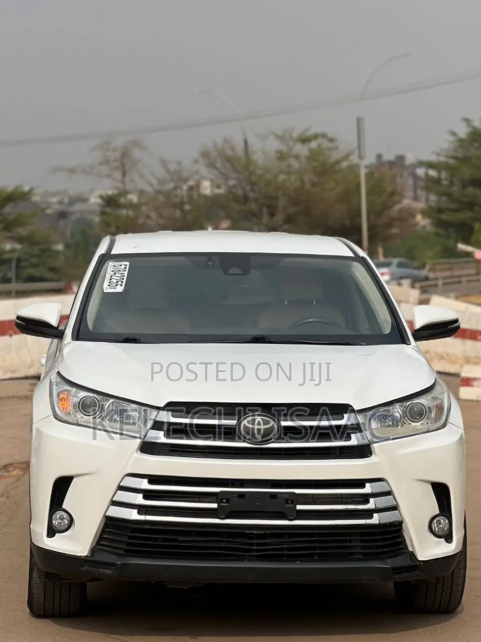 Toyota Highlander LE Plus 4x4 V6 (3.5L 6cyl 8A) 2018 White
