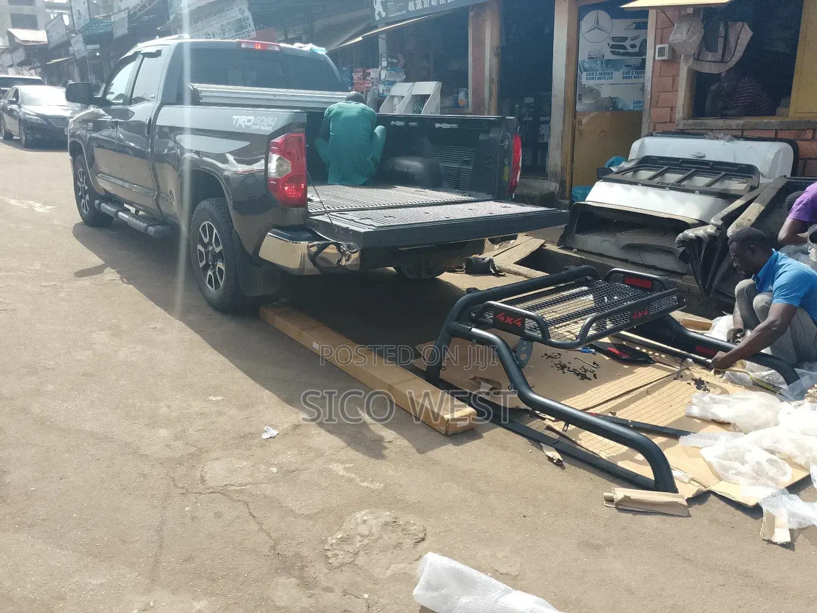 Booth Cover for Pickup Vehicles