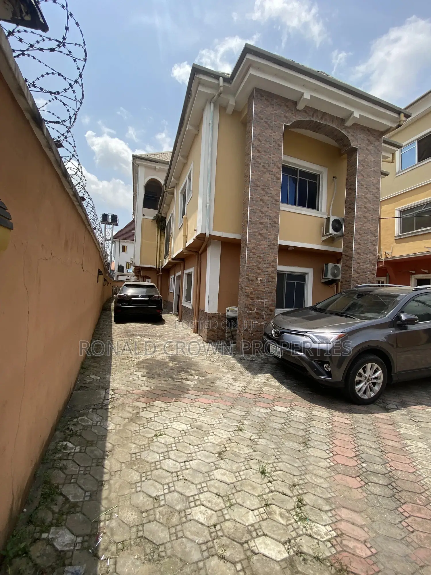 2bdrm Block of Flats in Ago Palace for sale