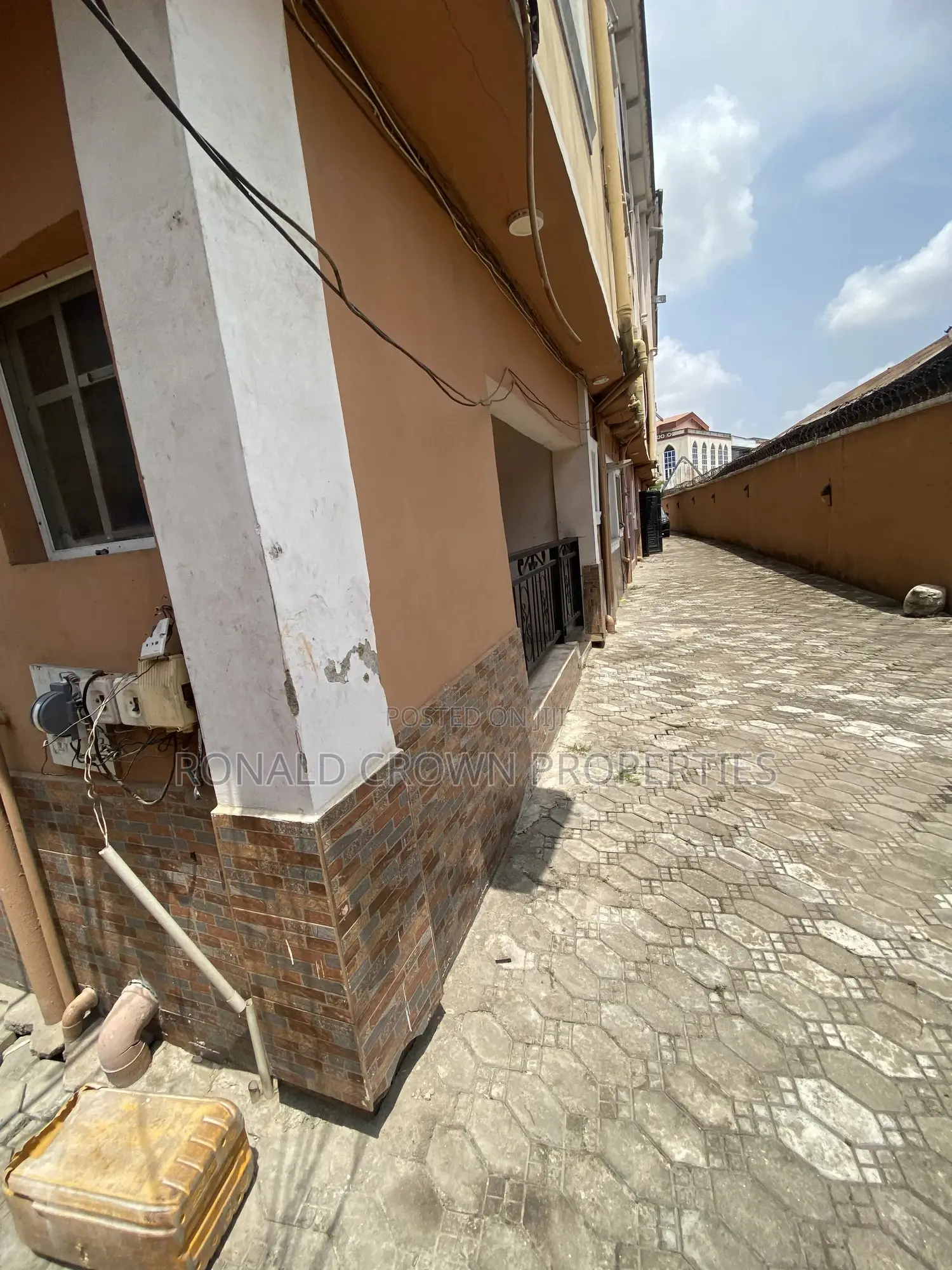 2bdrm Block of Flats in Ago Palace for sale