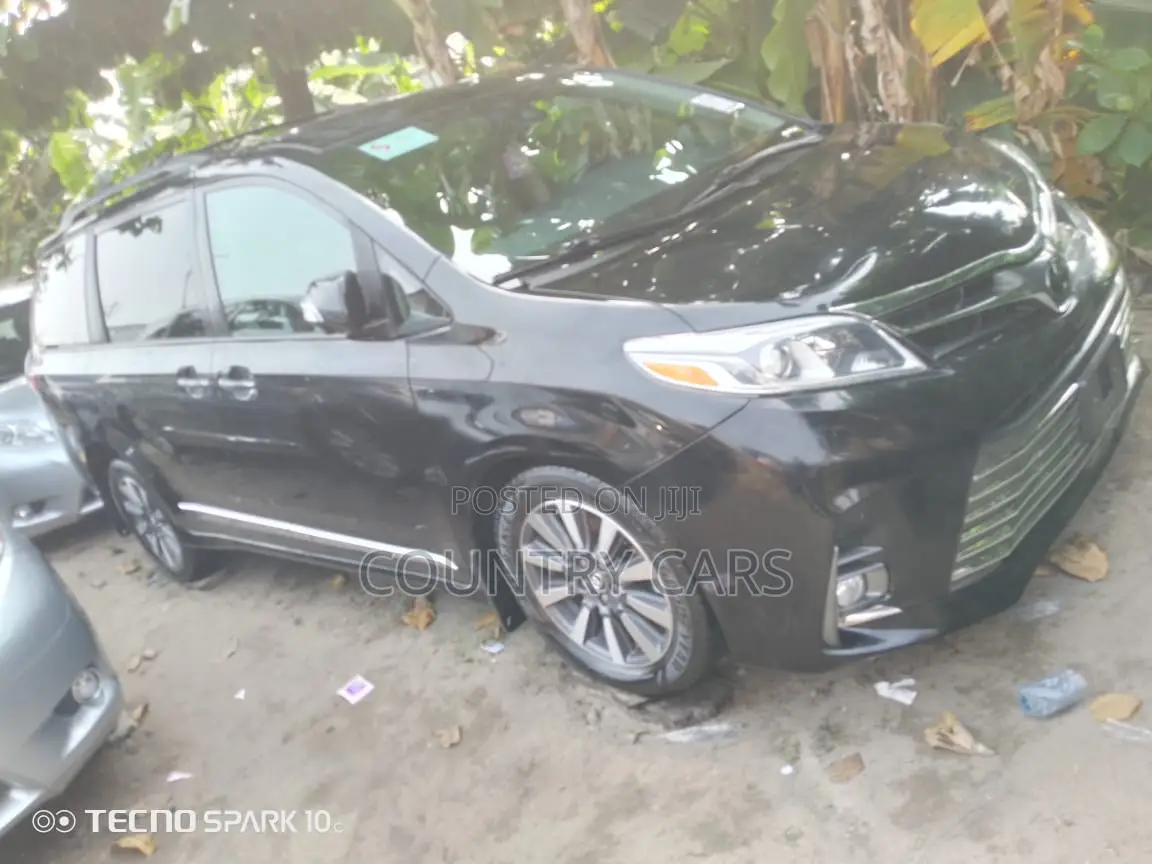 Toyota Sienna Limited FWD 2019 Black