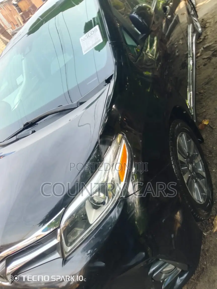 Toyota Sienna Limited FWD 2019 Black