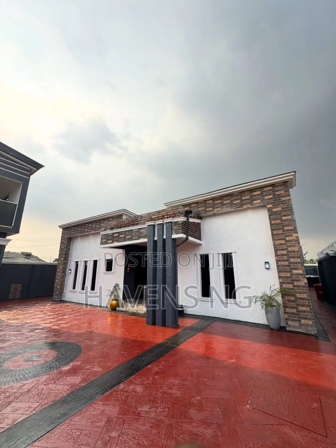 Furnished 4bdrm Bungalow in Abuloma for sale