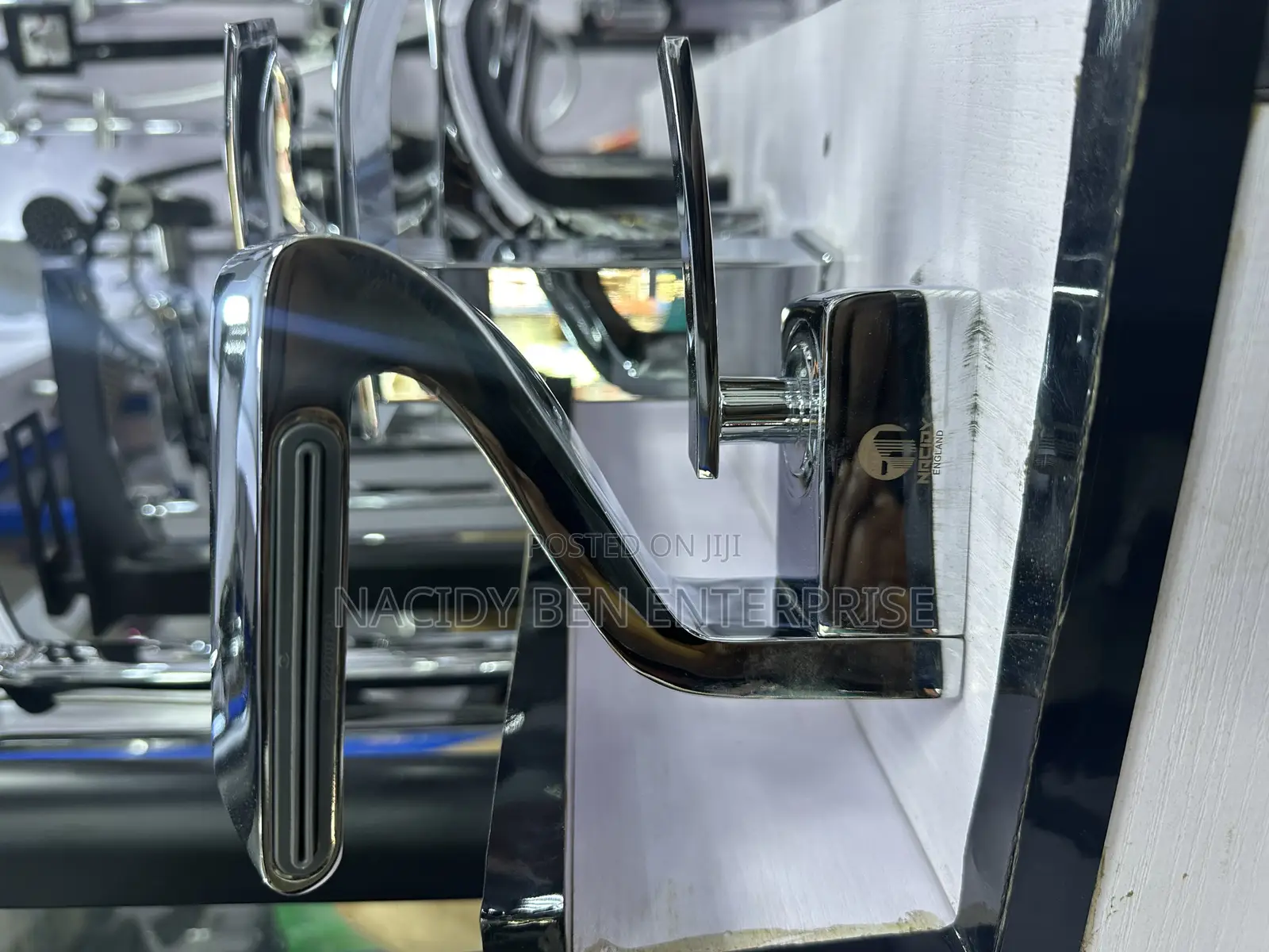 Z-Shape or Curved Geometry Design Mixer Tap