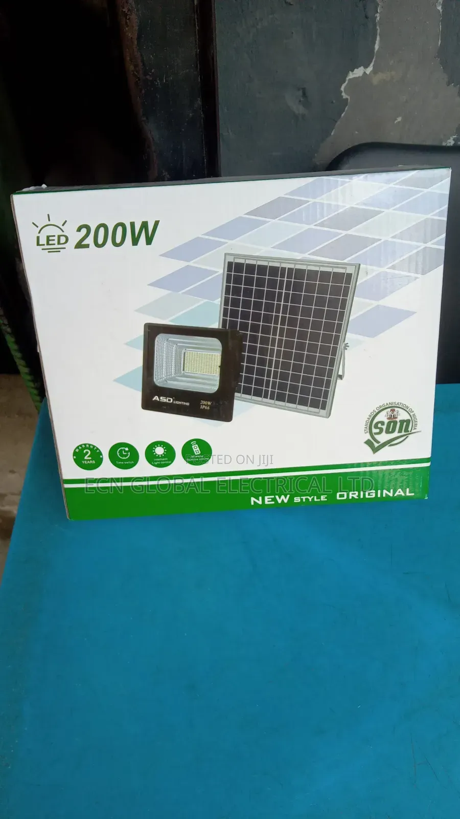 200w Solar Floodlight Complete With Panel