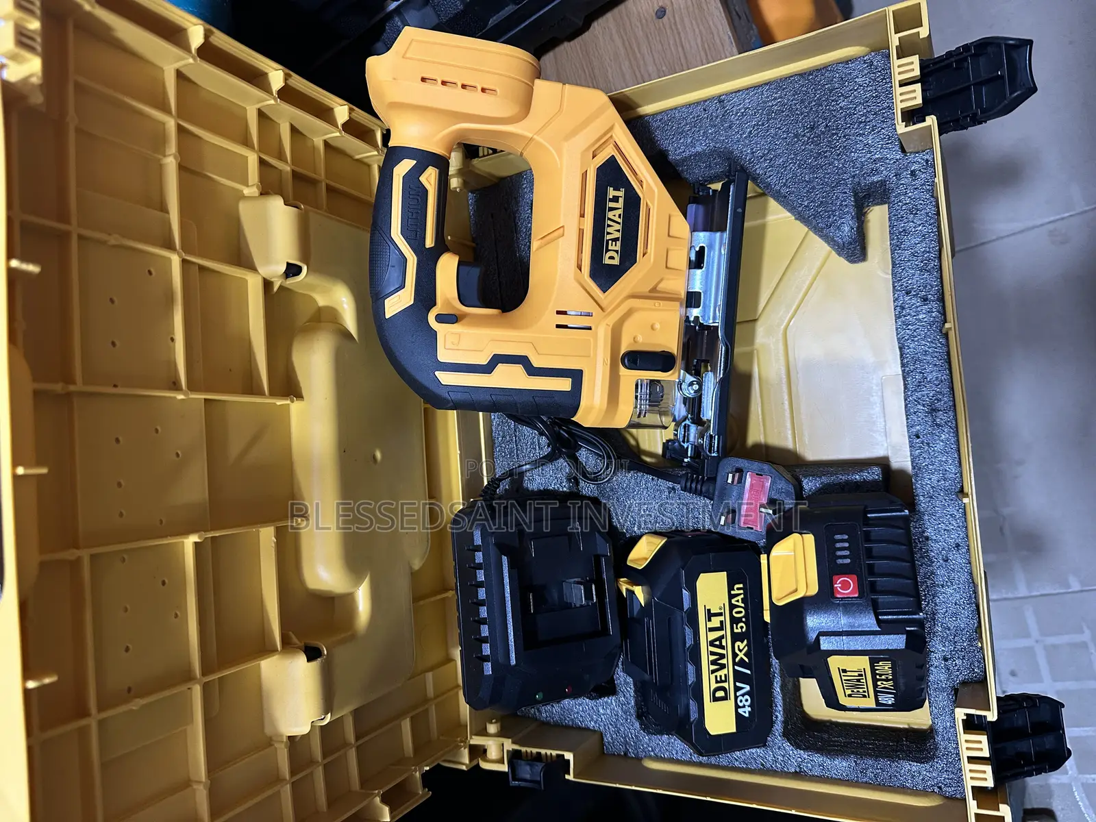 Dewalt Cordless Jigsaw 48volts With Indicator