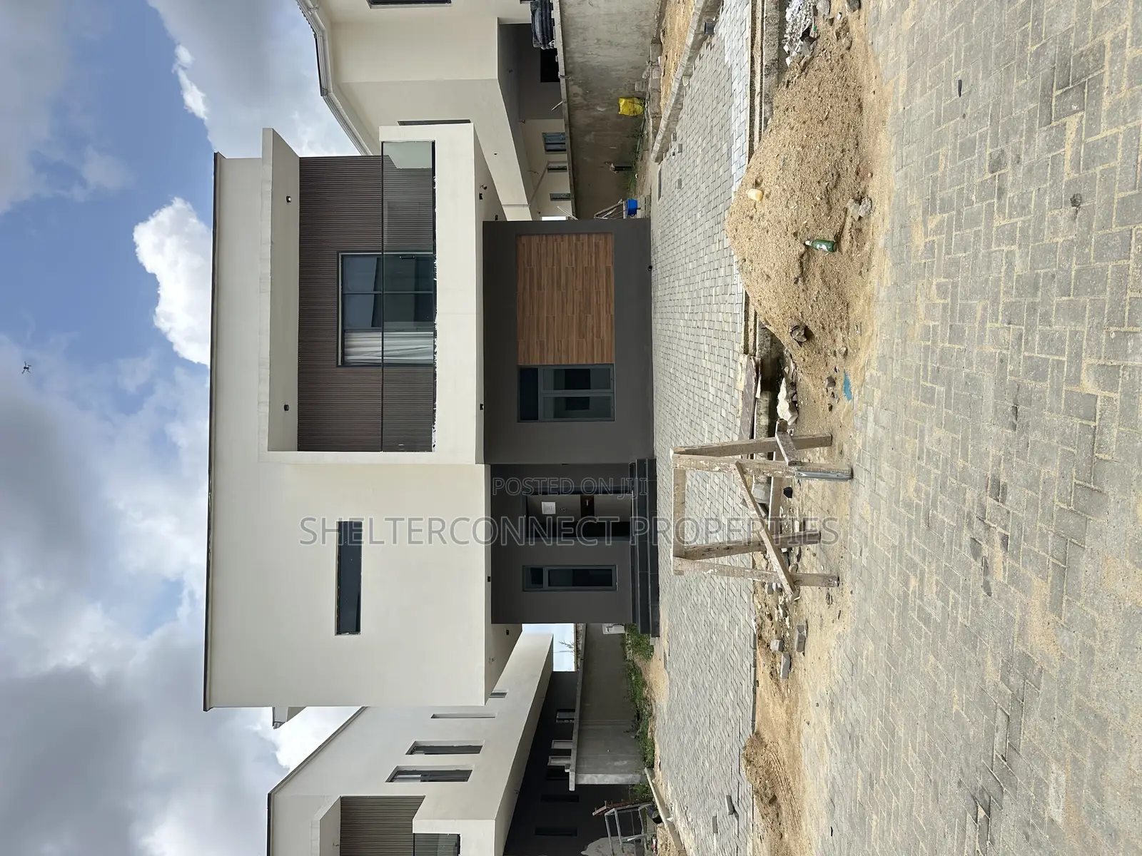 5bdrm Duplex in Lekki Phase 1 for sale