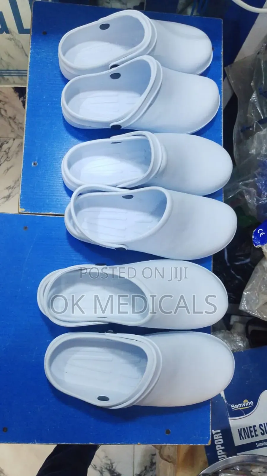 Laboratory Closed Toe Crogs