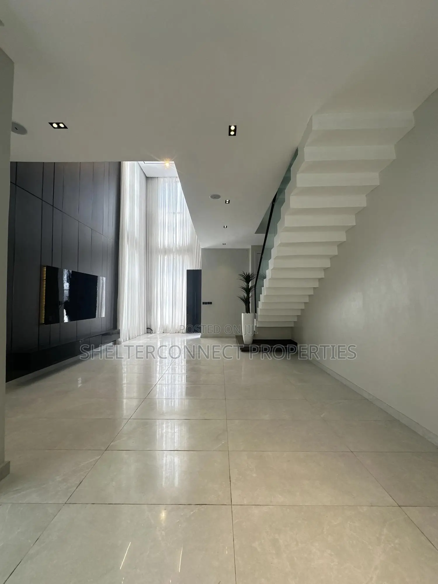 5bdrm Duplex in Lekki for sale