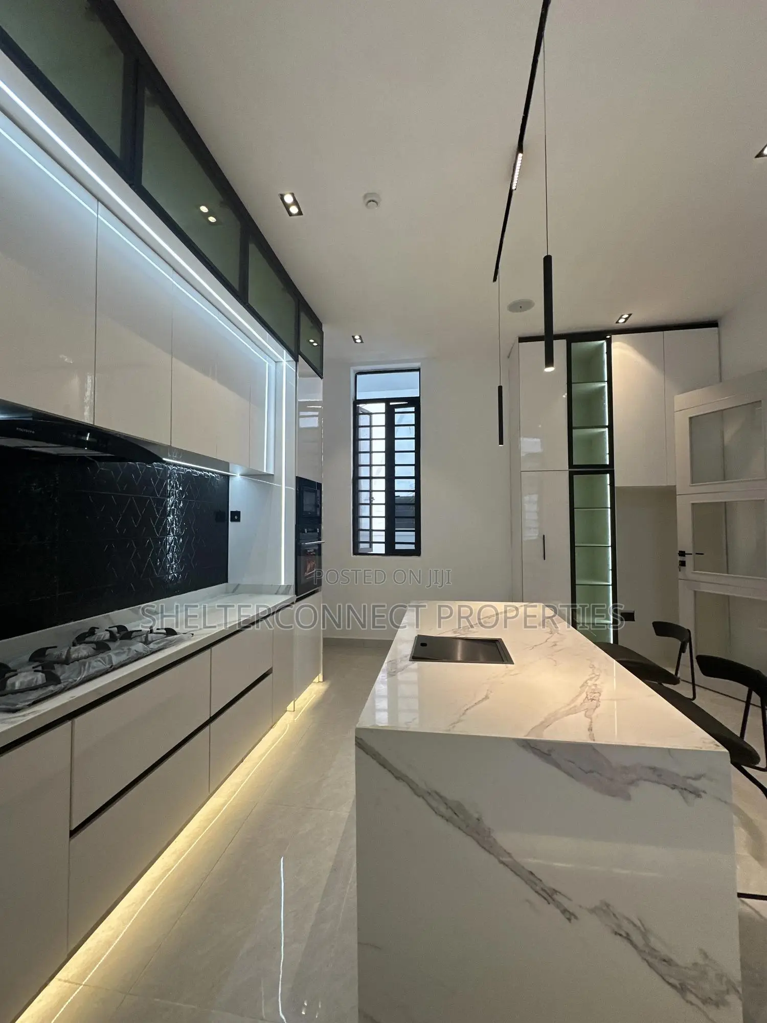 5bdrm Duplex in Lekki for sale