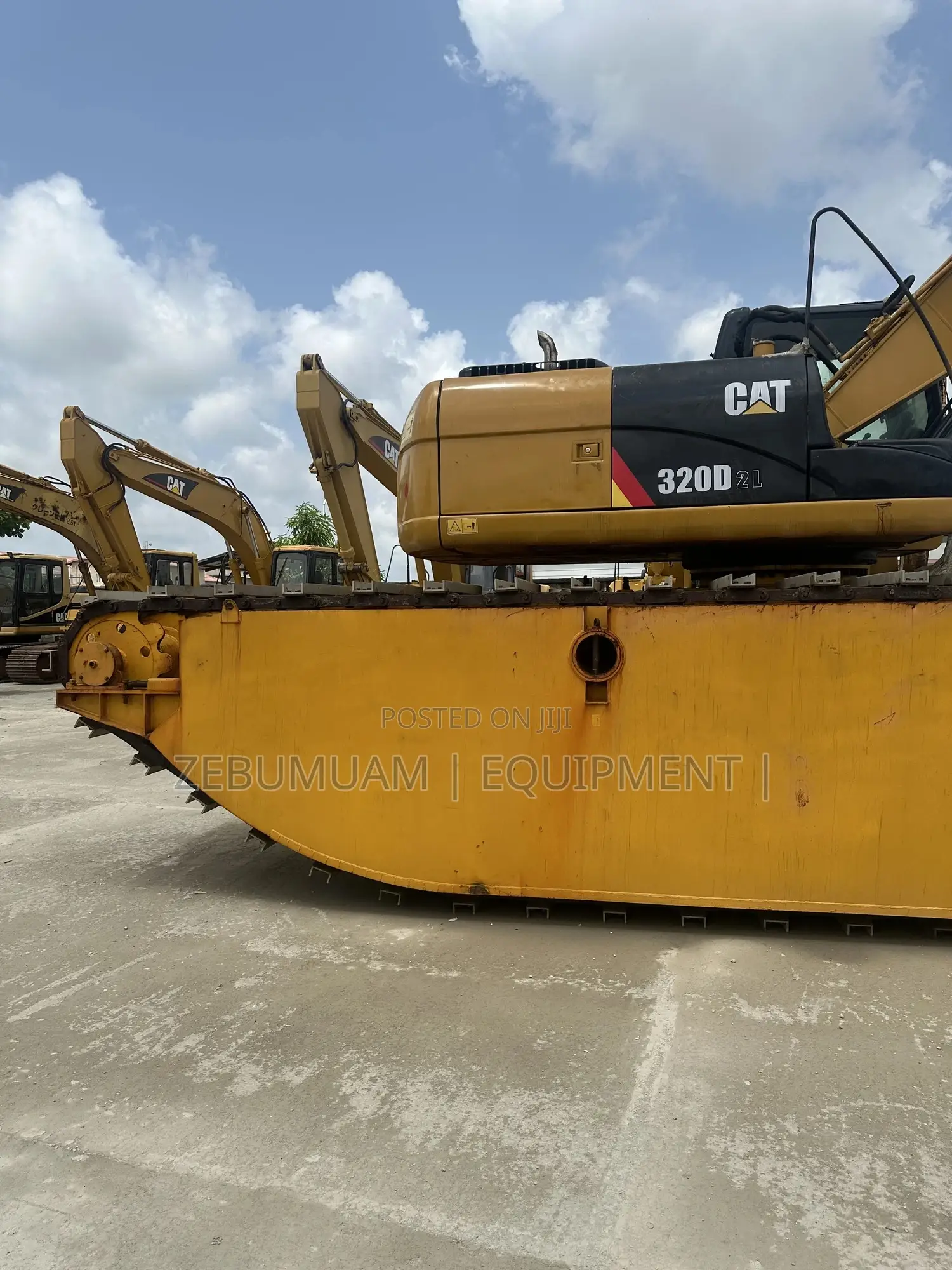 Swamp Buggy 320d2l With New Under Carriage 450m Naira