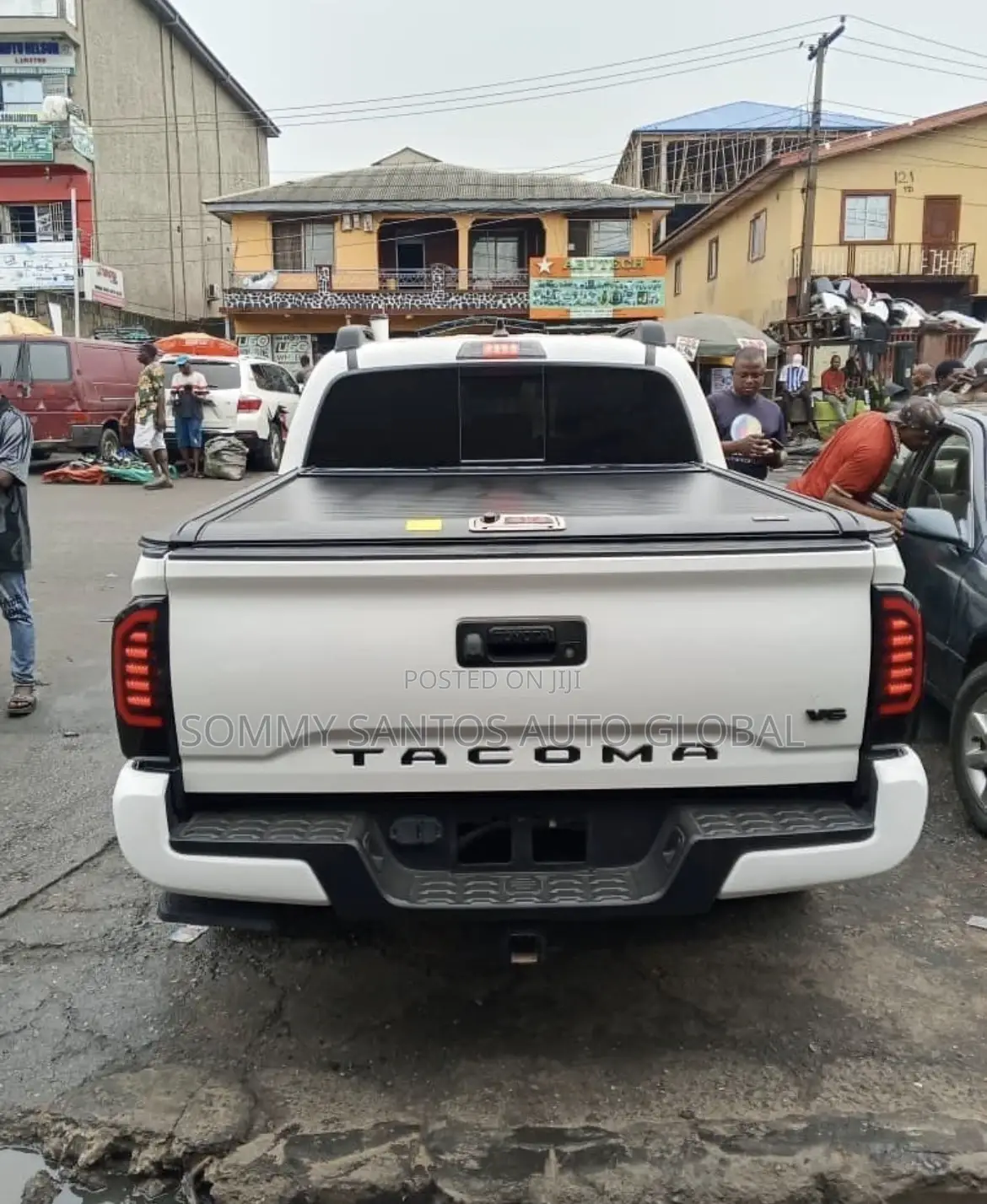 Manual Rolling Booth Cover for Toyota Tacoma 2018 Available