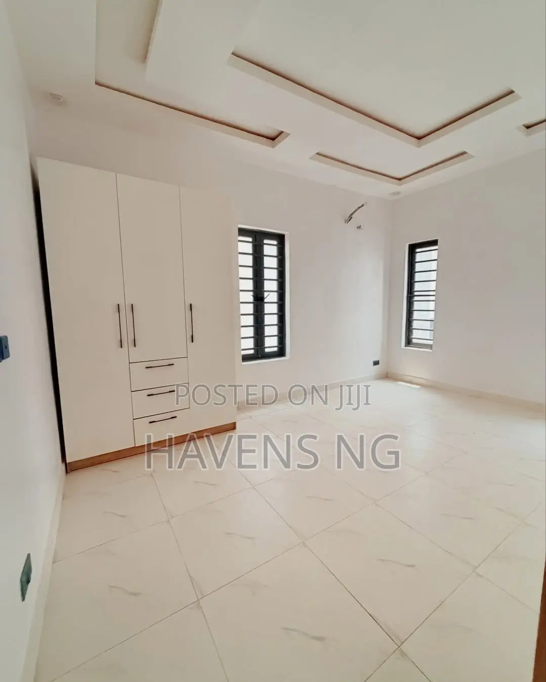 5bdrm Duplex in Adeniyi Jones for sale