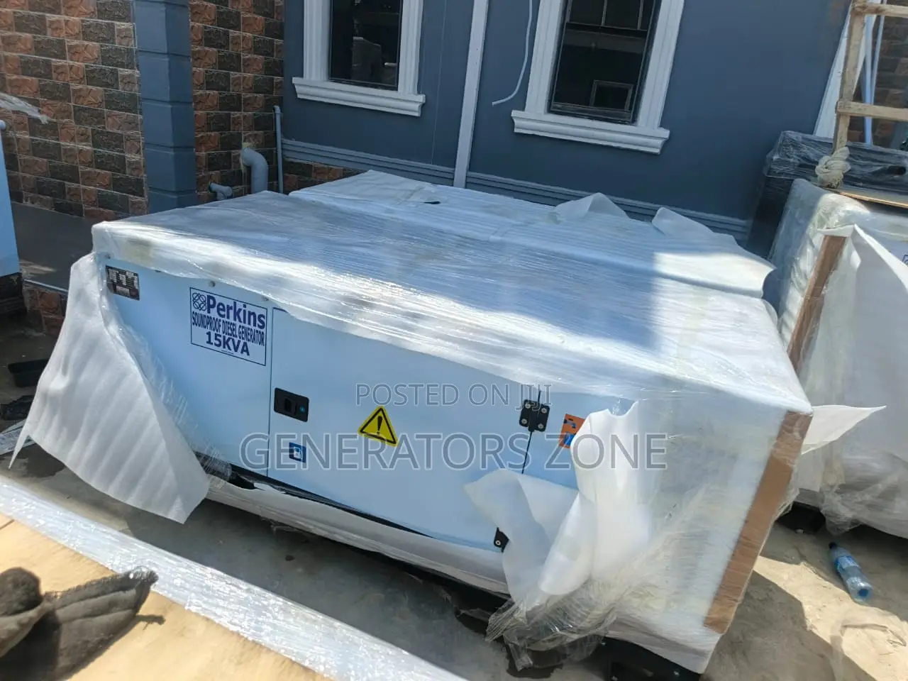 Low-Noise Diesel Generator 15kva Perkins Engine Unit