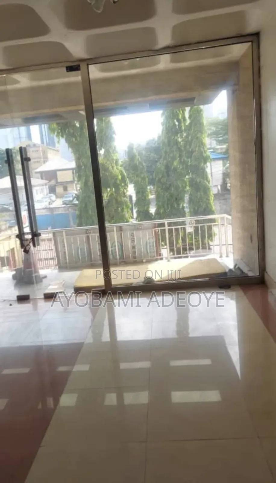 Showroom/Office Space for Lease at Vi
