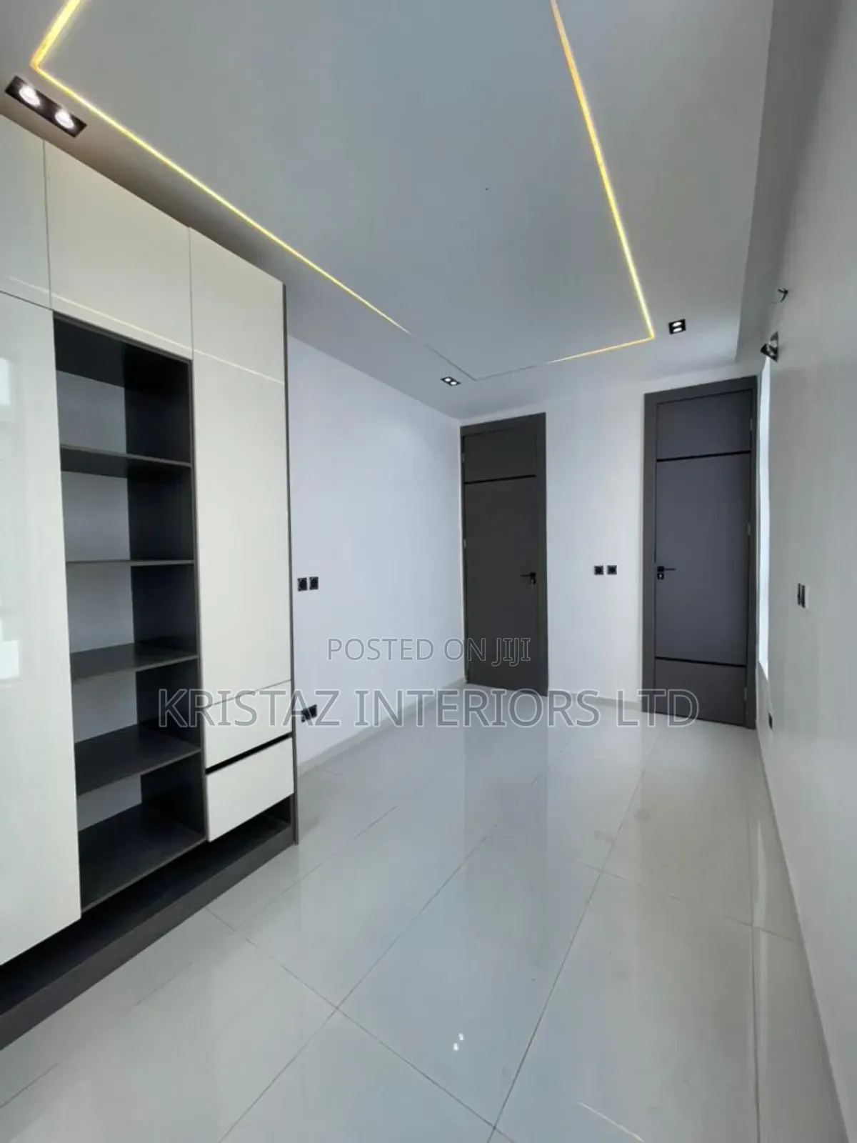 5bdrm Duplex in Chevron for sale
