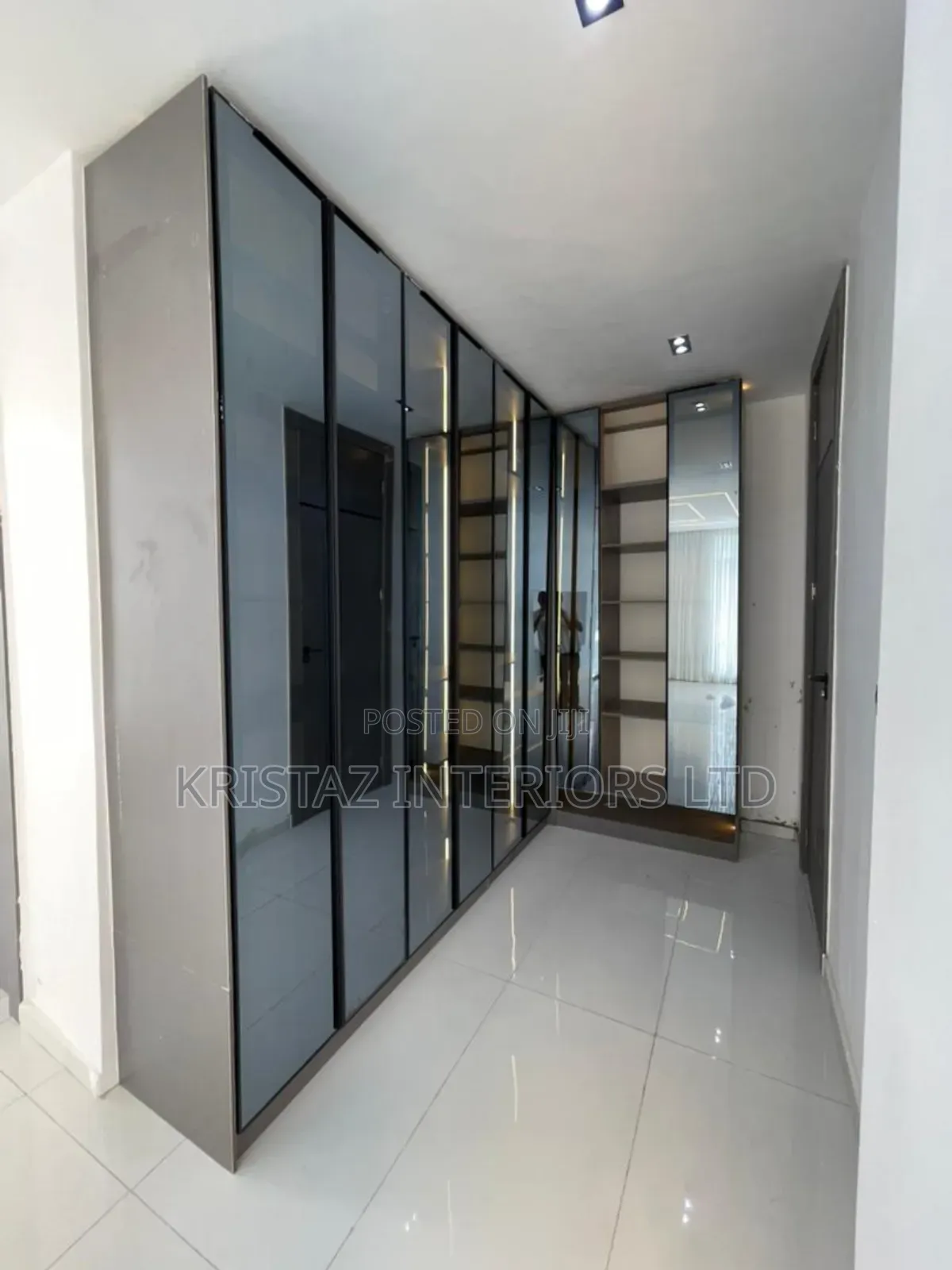 5bdrm Duplex in Chevron for sale
