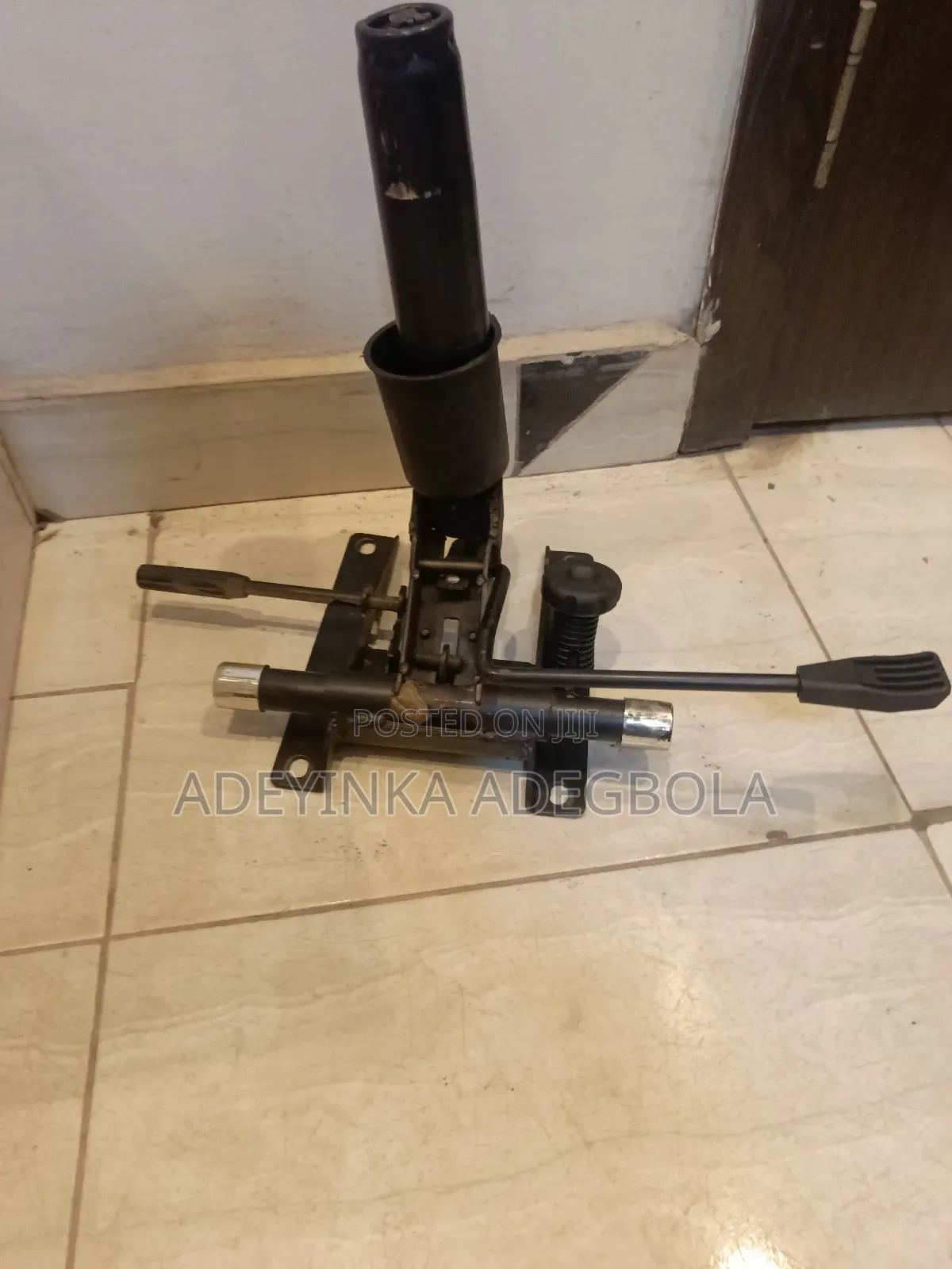 Is Your Office Chair Sinking or Not Standing Firm? We Can Fix It!