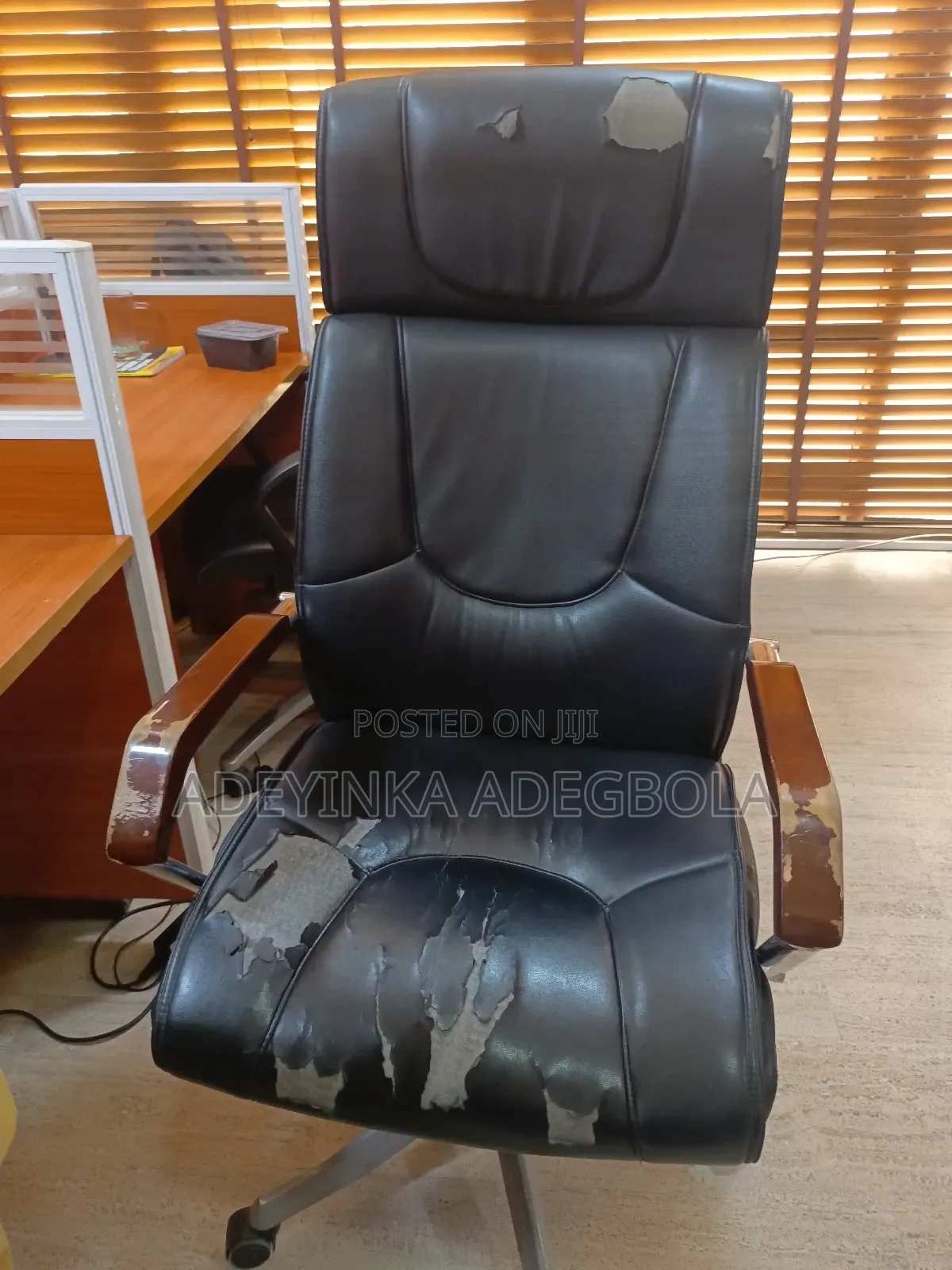 Is Your Office Chair Sinking or Not Standing Firm? We Can Fix It!