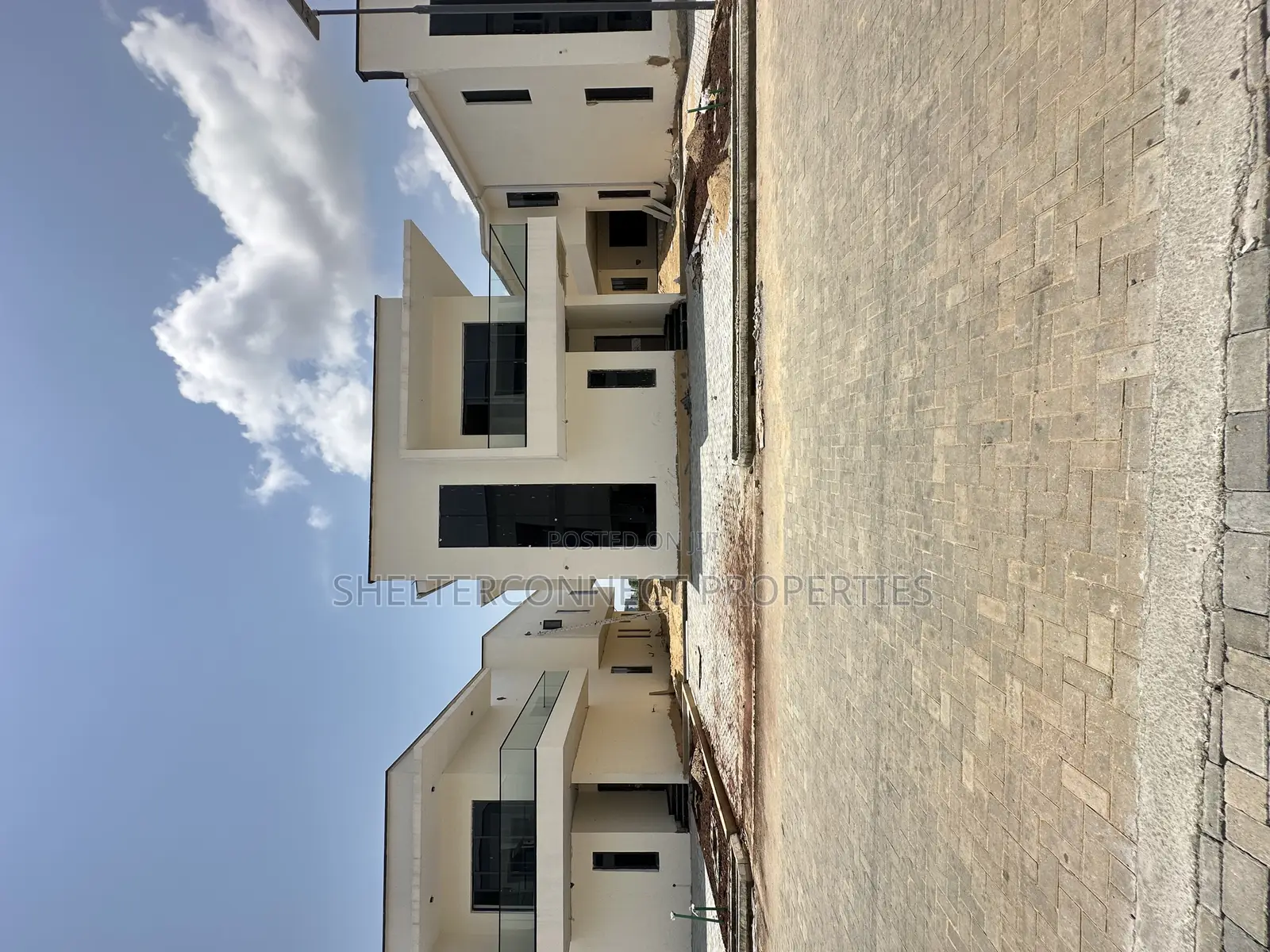 5bdrm Duplex in Lekki Phase 1 for sale