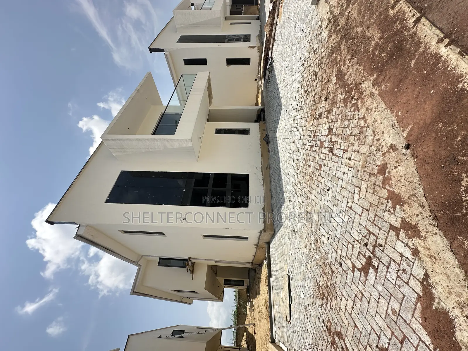 5bdrm Duplex in Lekki Phase 1 for sale