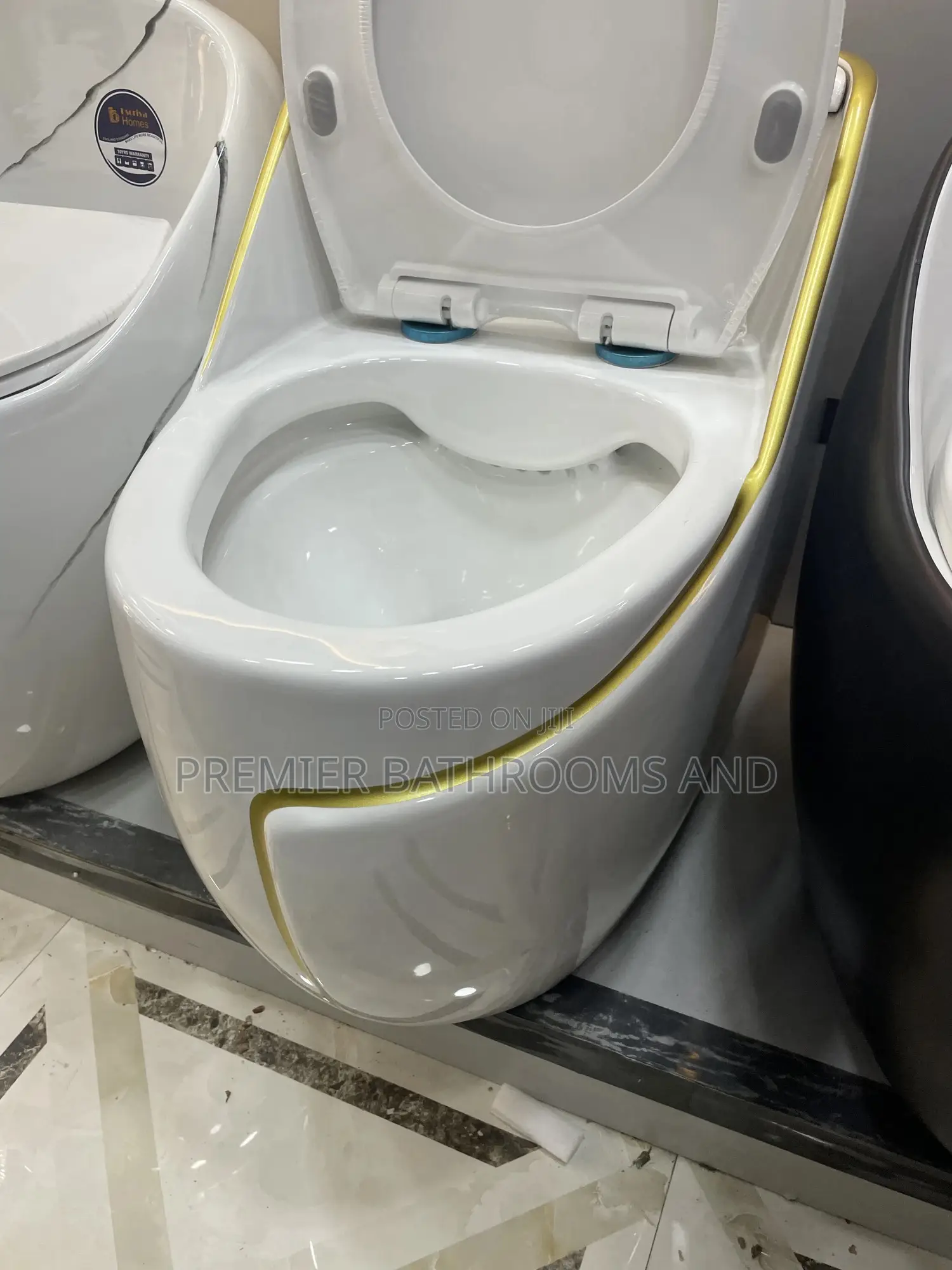 Executive White and Gold Wc