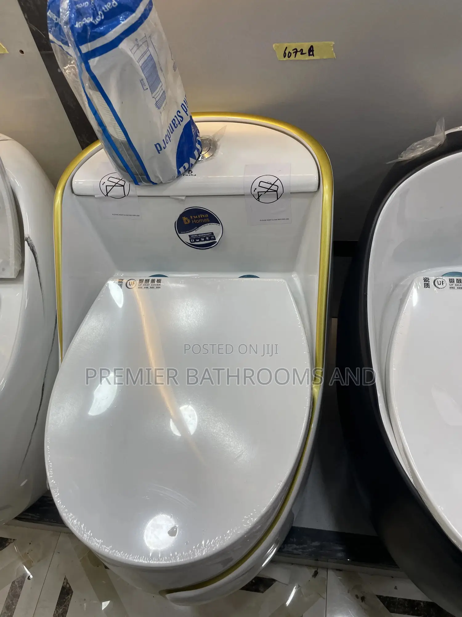 Executive White and Gold Wc