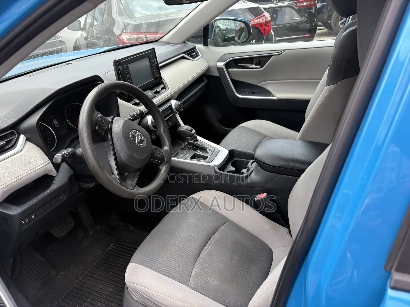 Toyota RAV4 XLE AWD 2019 Blue