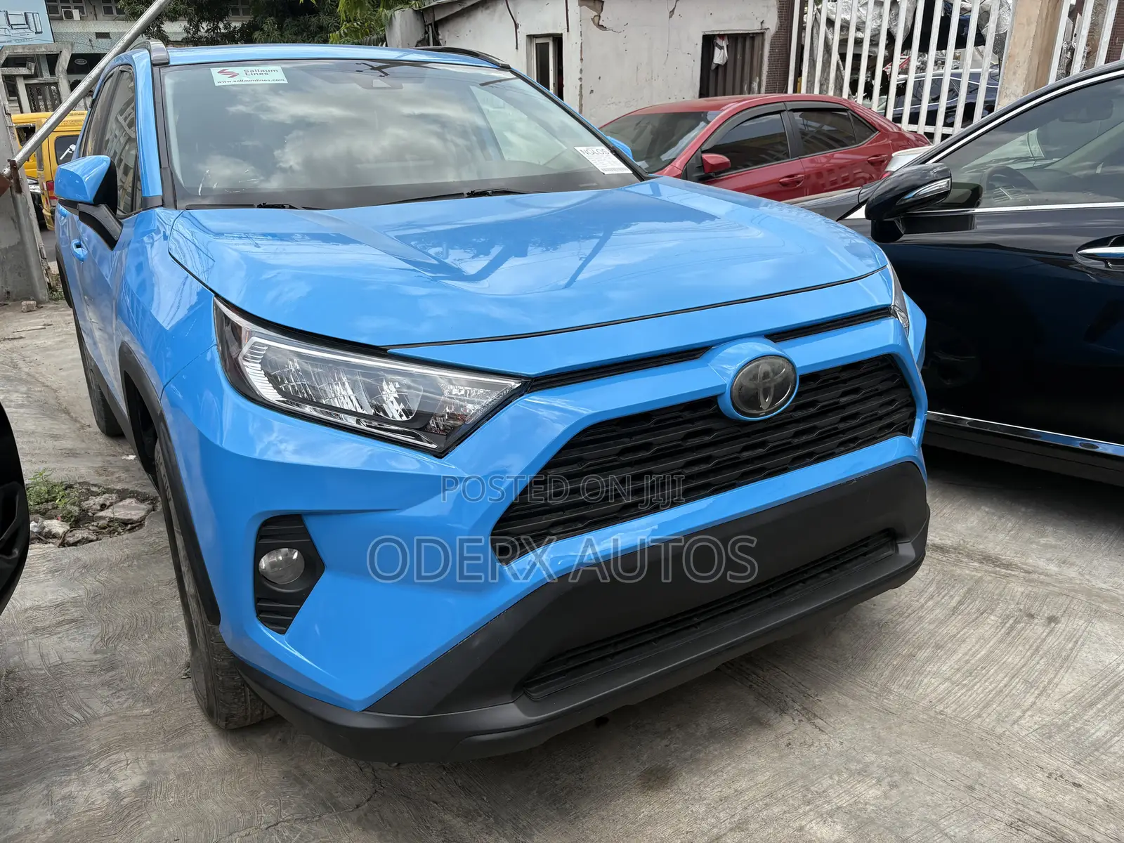 Toyota RAV4 XLE AWD 2019 Blue
