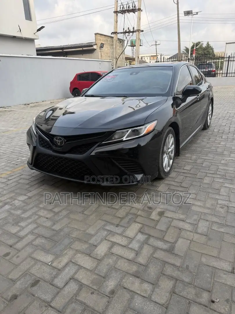 Toyota Camry SE (2.5L 4cyl 8A) 2019 Black