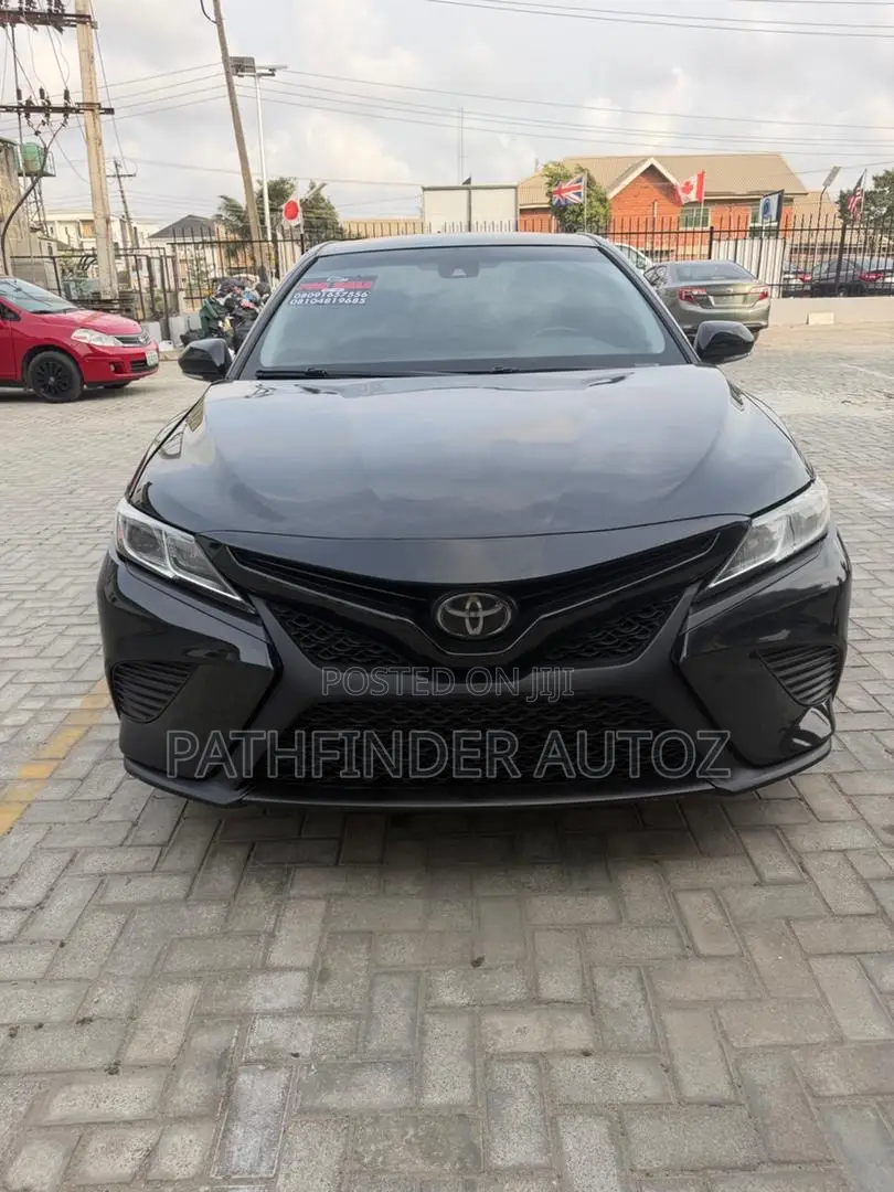 Toyota Camry SE (2.5L 4cyl 8A) 2019 Black