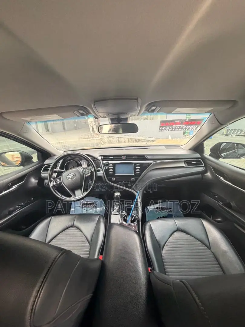 Toyota Camry SE (2.5L 4cyl 8A) 2019 Black