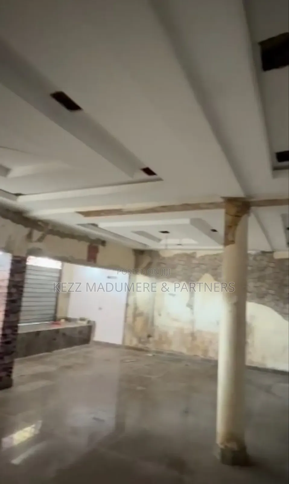 To Let / Lease : Massive Shop at Rumuokwuta/ Rumuola